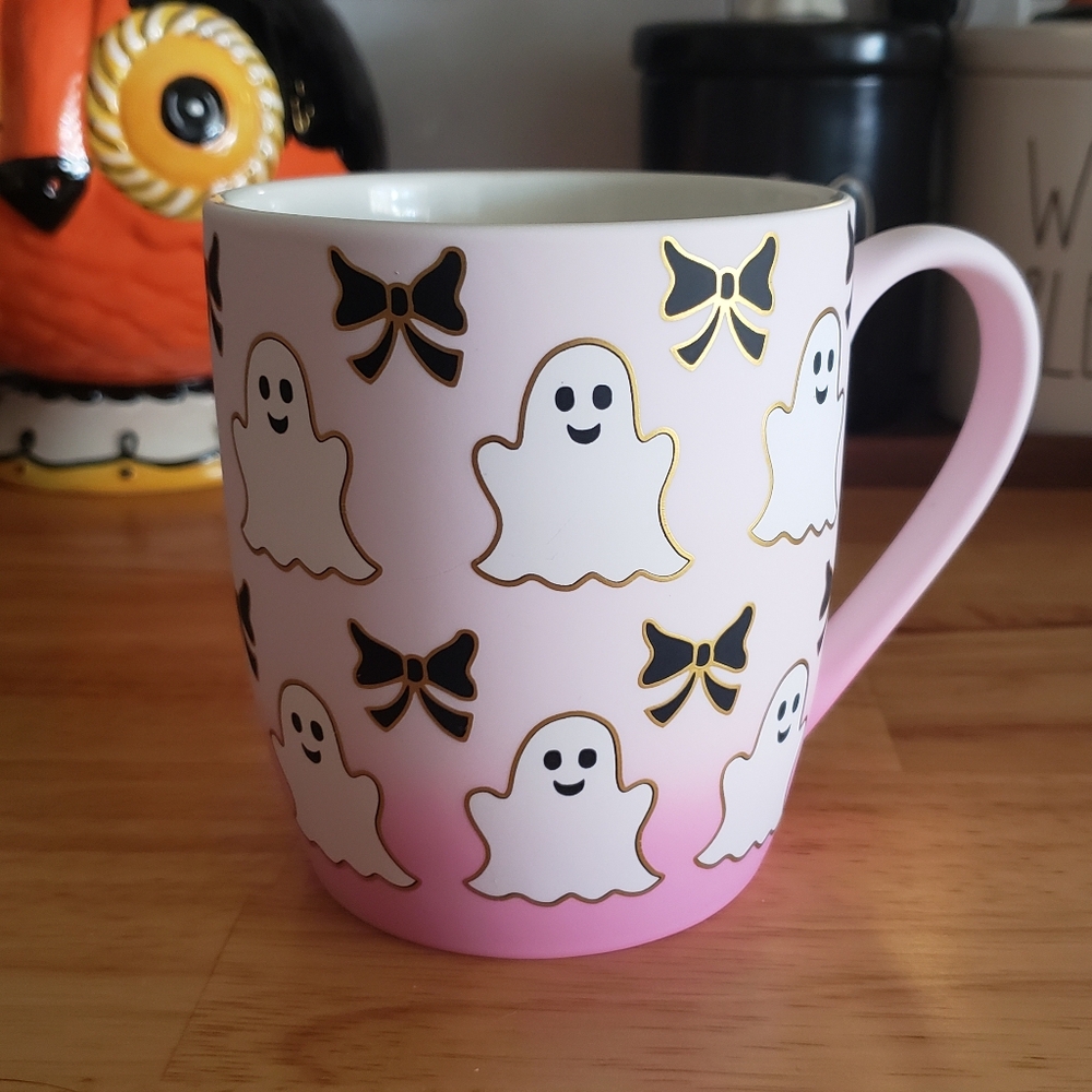 🎃 NWOT Cobwebs & Cauldrons Bow and Ghost Mug Pink